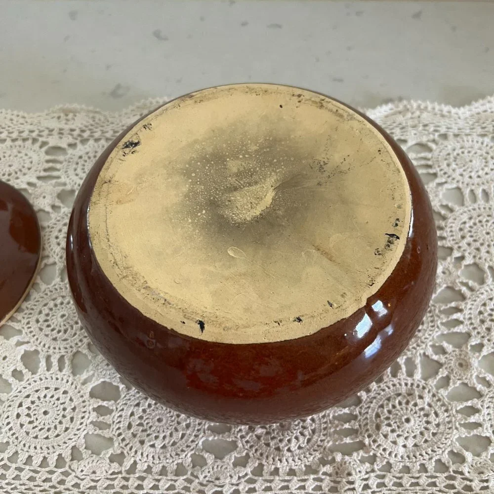 Brown Bean Pot with lid